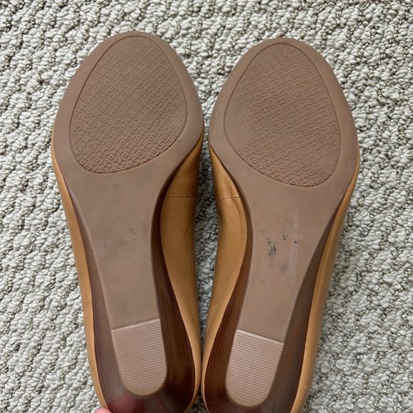 Tory Burch Beige Wedge Heels Size 5.5 - Picture 4 of 7